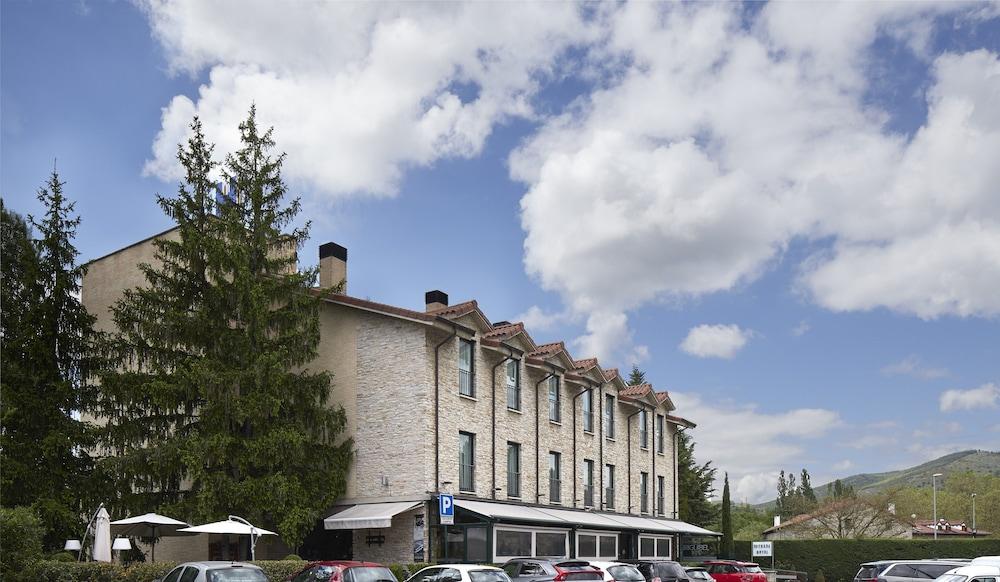 Hotel Iriguibel Huarte Pamplona Eksteriør bilde